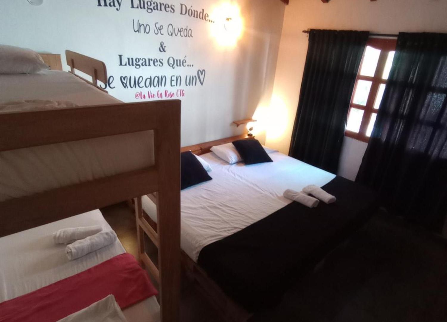 CONFORT Room AIRE AC - Desayuno - Tv - Baño Compartido - Excelente Ubicación Muelle Cruceros - Exquisita Atención y Buen Ambiente *