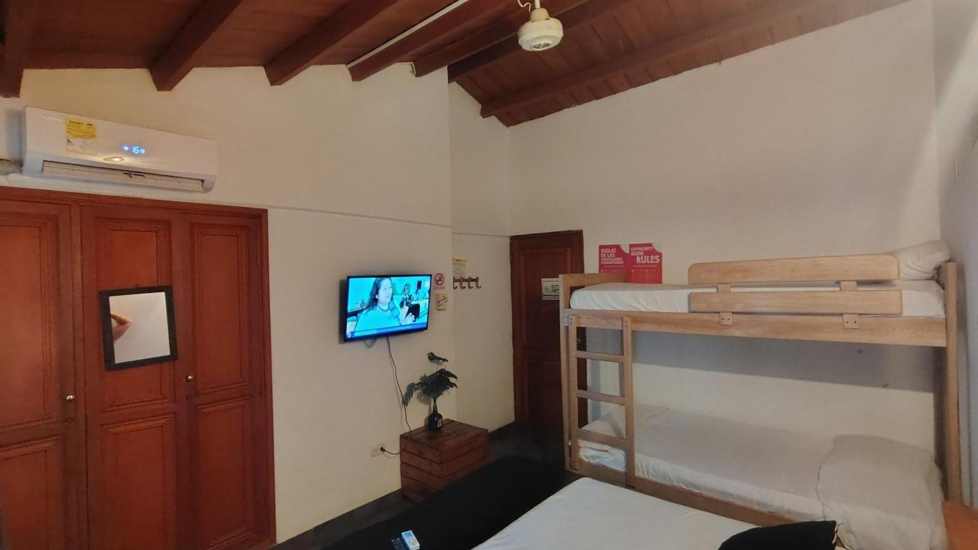 Pensión Confort Aire Ac - Desayuno - Tv - Baño Compartido - Excelente Ubicación Muelle Cruceros - Exquisita Atención Y Buen Ambiente