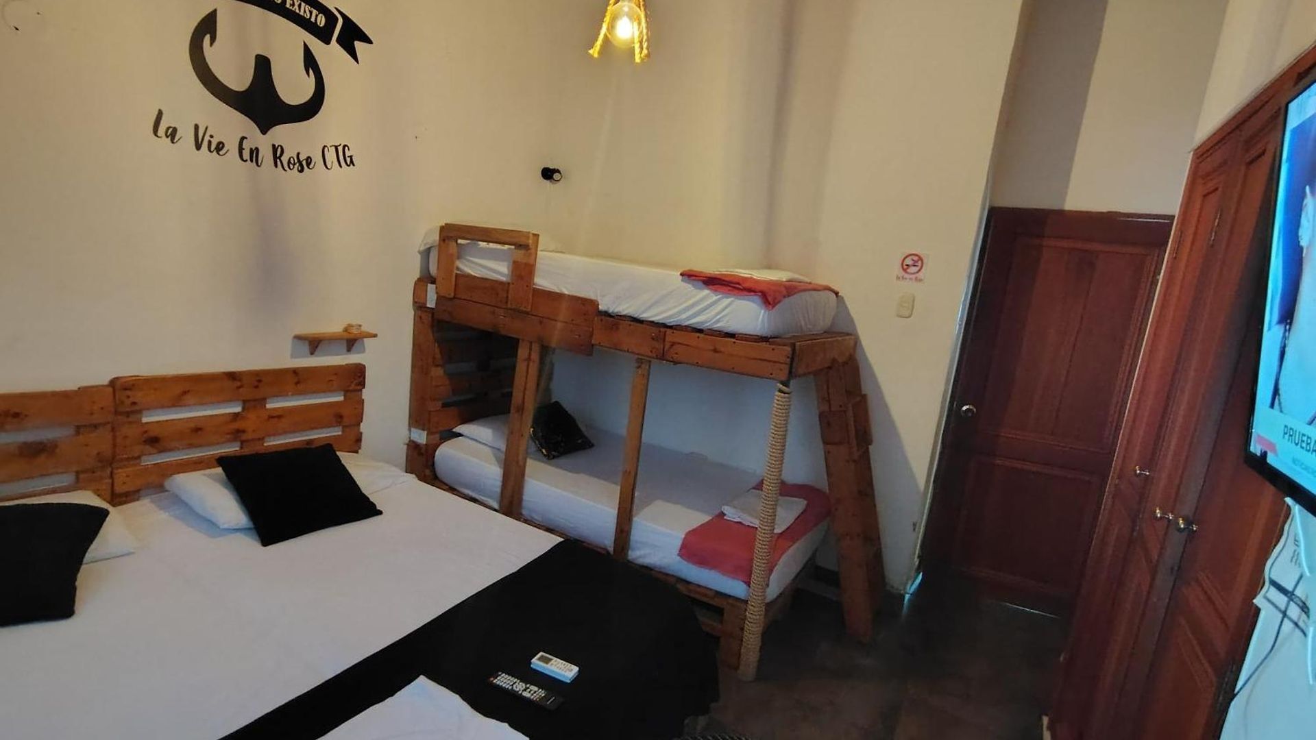 Pensión Confort Aire Ac - Desayuno - Tv - Baño Compartido - Excelente Ubicación Muelle Cruceros - Exquisita Atención Y Buen Ambiente Cartagena
