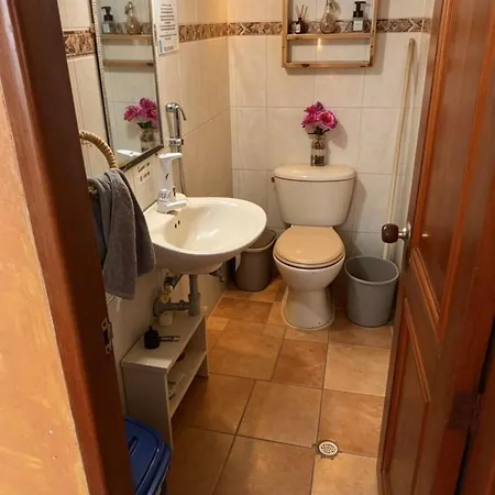 Pensión Confort Aire Ac - Desayuno - Tv - Baño Compartido - Excelente Ubicación Muelle Cruceros - Exquisita Atención Y Buen Ambiente *