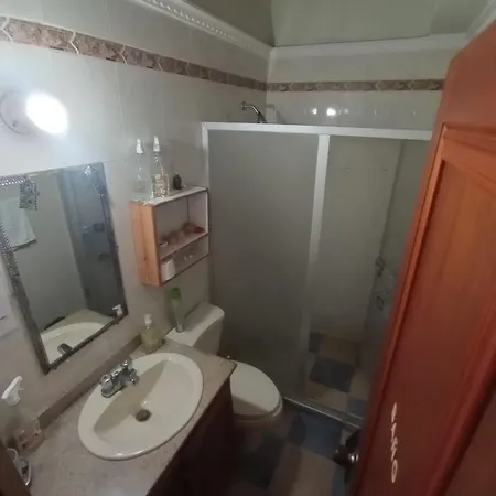 Pensión Confort Aire Ac - Desayuno - Tv - Baño Compartido - Excelente Ubicación Muelle Cruceros - Exquisita Atención Y Buen Ambiente *