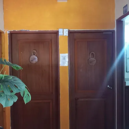 Confort Con Aire Y Desayuno Con Baño Compartido Con Elementos De Limpieza Huéspedes Conscientes Del Aseo Excelente Atención Y Ambiente *